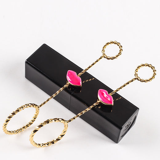 Red Lips Cigarette Holder Ring – Stylish Hands-Free Smoking Accessory – 001_be938be0-2944-49f3-a8fd-c90a616fe78a.jpg