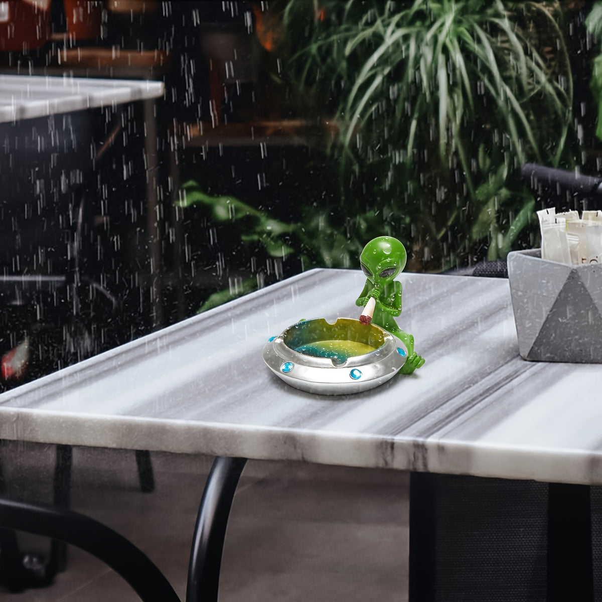 Cute Alien Ashtray – Creative Desktop Decor – 004_6eca1a47-9bd7-475c-806d-5c86c2288cec.jpg