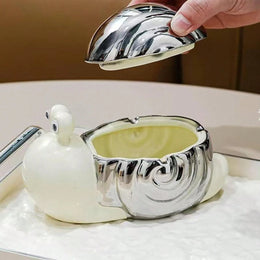 Snail Resin Ashtray – Creative Desktop Ash Tray – Main-001_c10b7770-017c-4930-b77f-9ecd542d7750.jpg